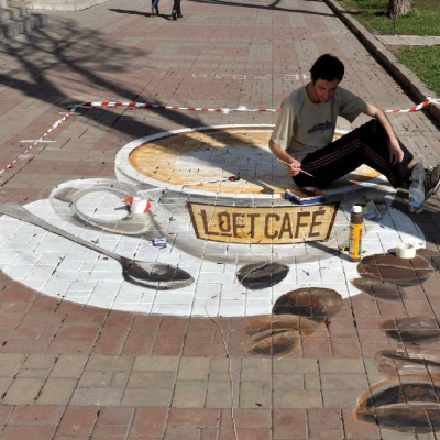 Реклама асфальте: законно ли это в Ялте?